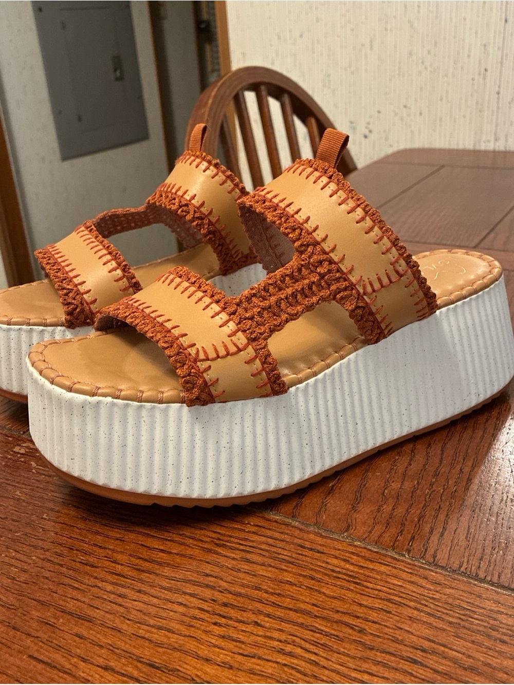 Love Rio "Gillie" Platform Wedge Sandals Women’s 9 Whipstitched Ribbed Sole